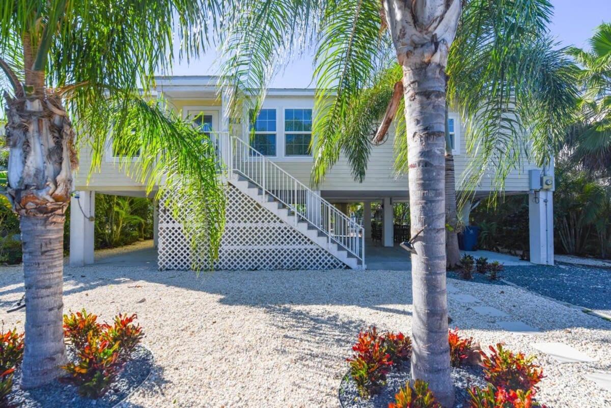 Loggerhead Lagoon - Modern Waterfront Home Pirates Cove Exterior photo