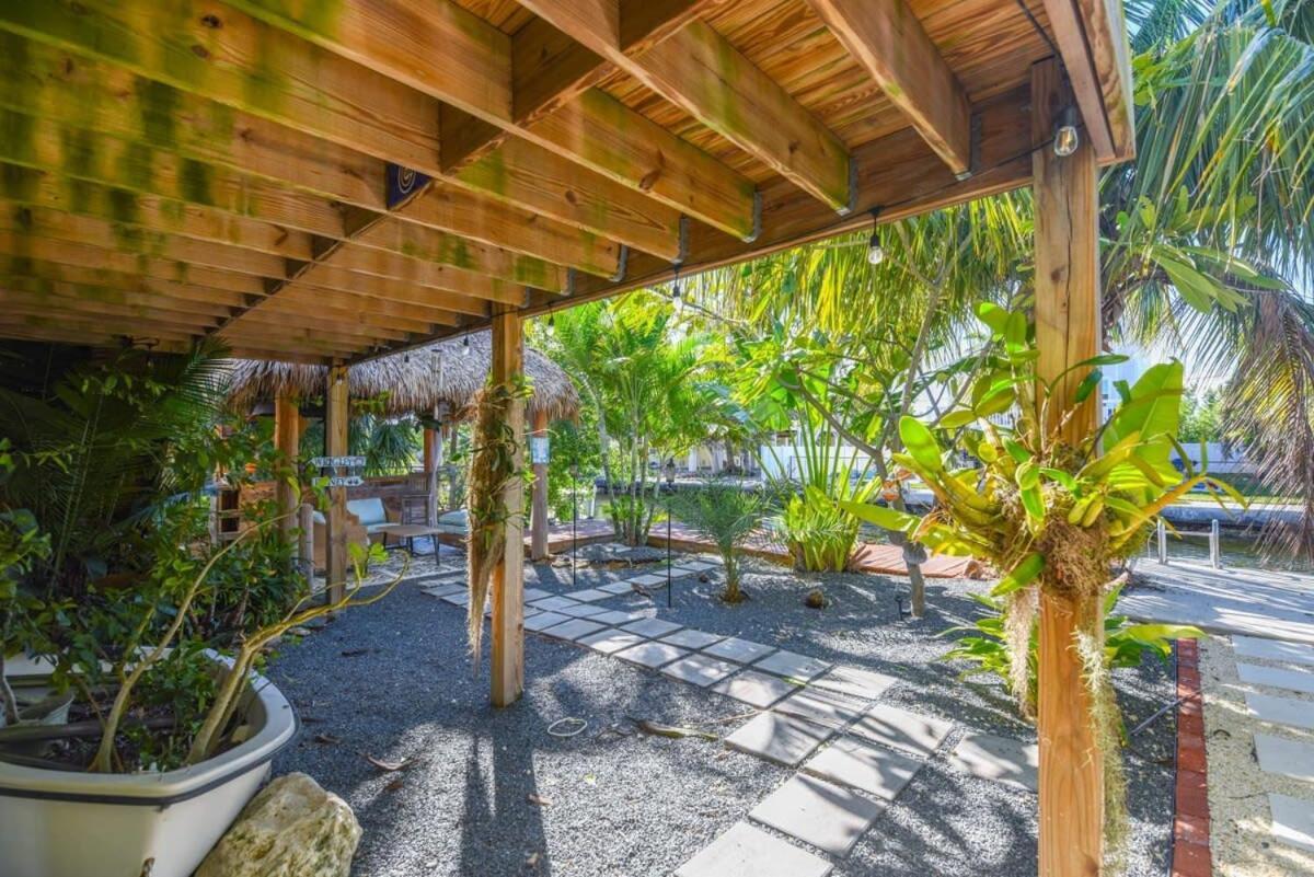 Loggerhead Lagoon - Modern Waterfront Home Pirates Cove Exterior photo